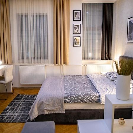 Cubic Central Lux Ni Eksteriør billede
